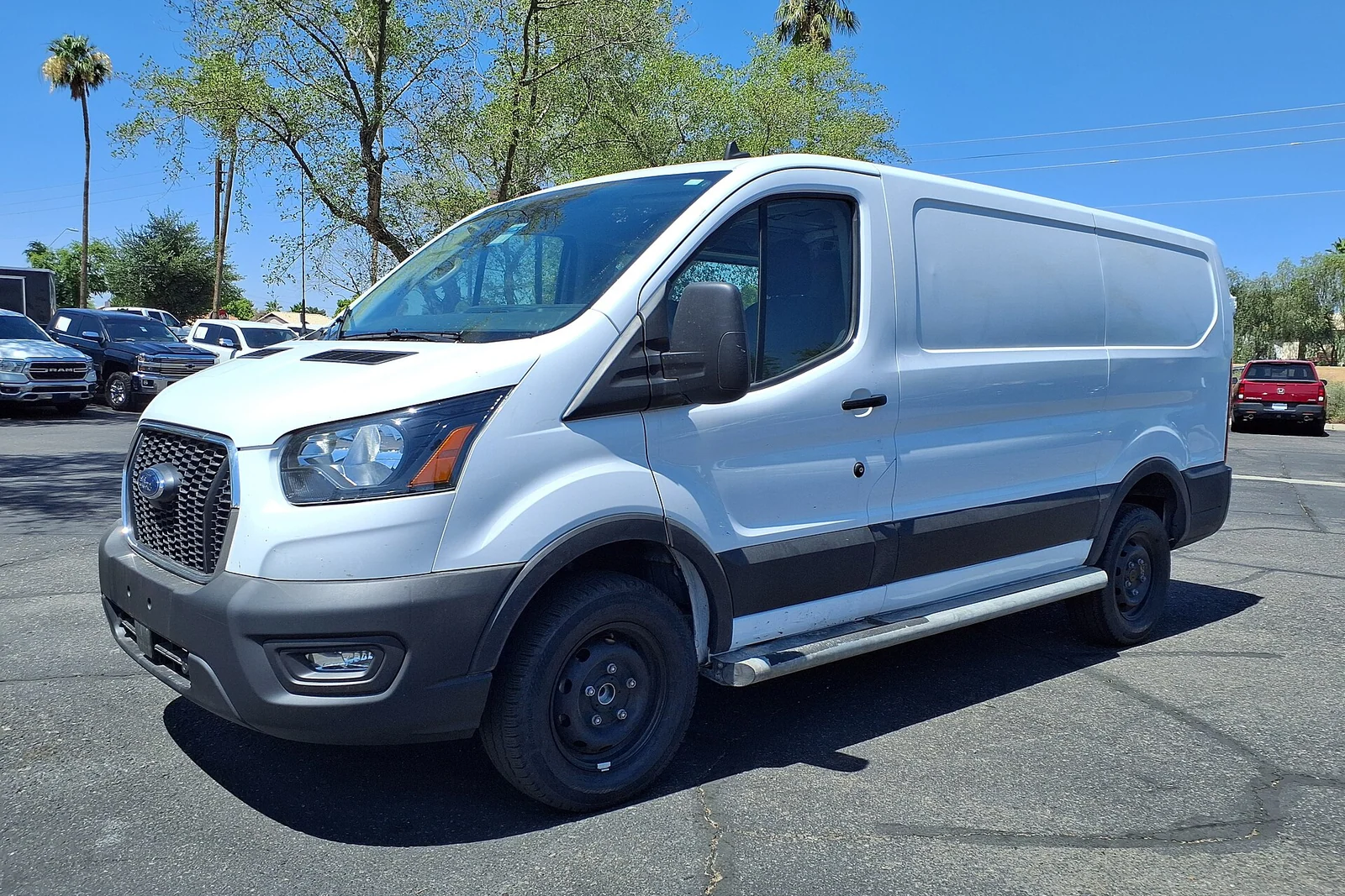 2017 Ford Transit 250 Medium roof cargo in Oxford White